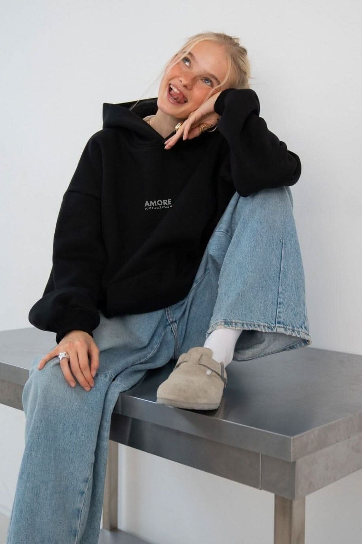 Kadın Oversize Sweatshirt Hoodie AMORE Siyah – Kapüşonlu, 3 İplik Polar, Kanguru Cepli