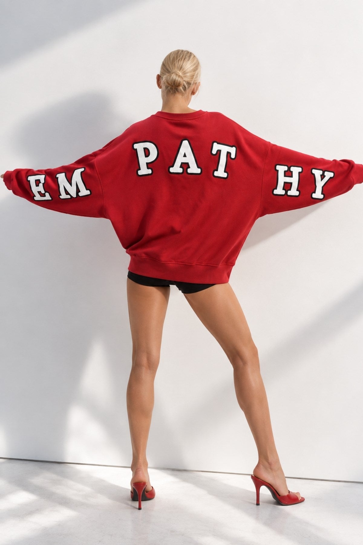 Kadın Oversize Sweatshirt Empathy 3D Baskılı Kırmızı – Bisiklet Yaka, 3 İplik Şardonlu Polar