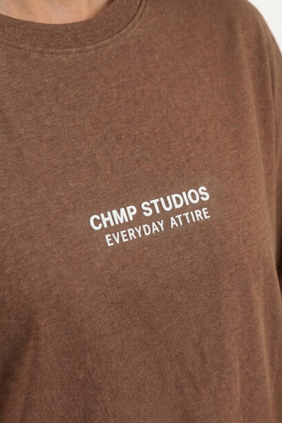 Kadın Oversize Tişört CHMP STUDIOS Baskılı Kahverengi – Bisiklet Yaka, %100 Pamuk Compact Süprem 24/1
