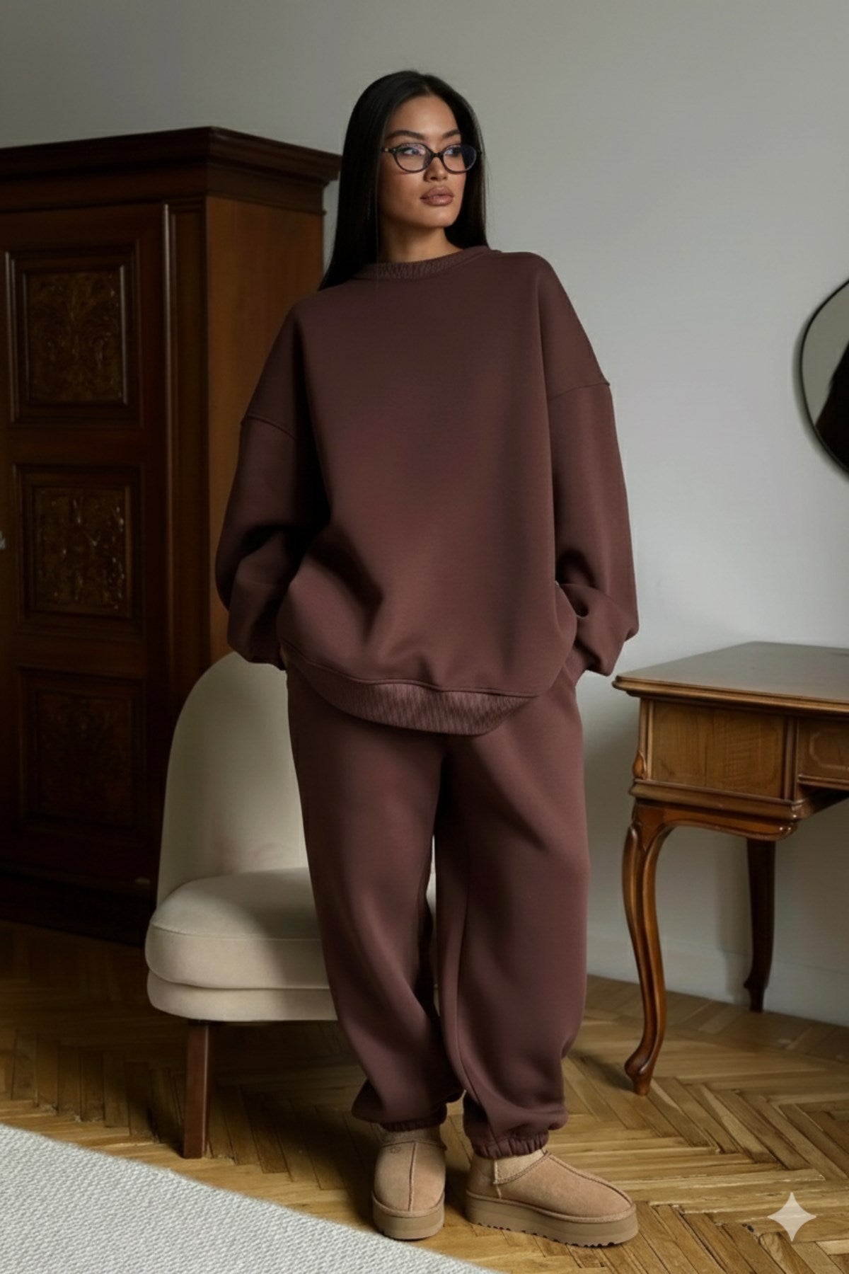 Kadın Oversize Sweat Elbise Eşofman Takımı Basic Kahverrengi – Bisiklet Yaka, Lastikli Paça, 3İplik 