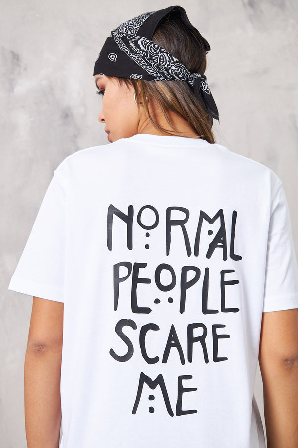 Normal People Scare Me Yazı Baskılı Beyaz Kadın T-Shirt