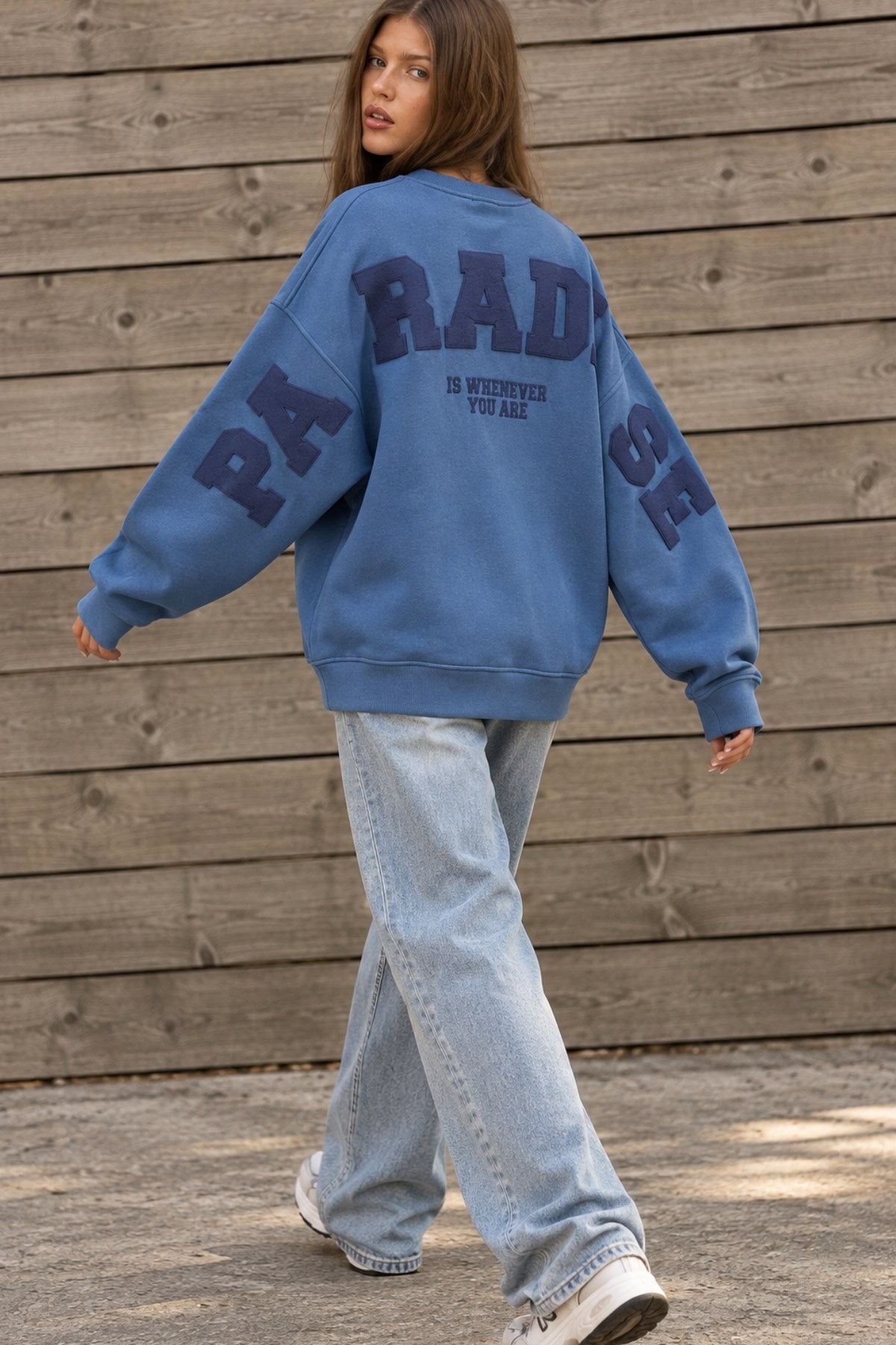 Kadın Oversize Sweatshirt Paradise Varsity Kabartma Baskılı Marine – Bisiklet Yaka, 3 İplik Şardonlu Polar