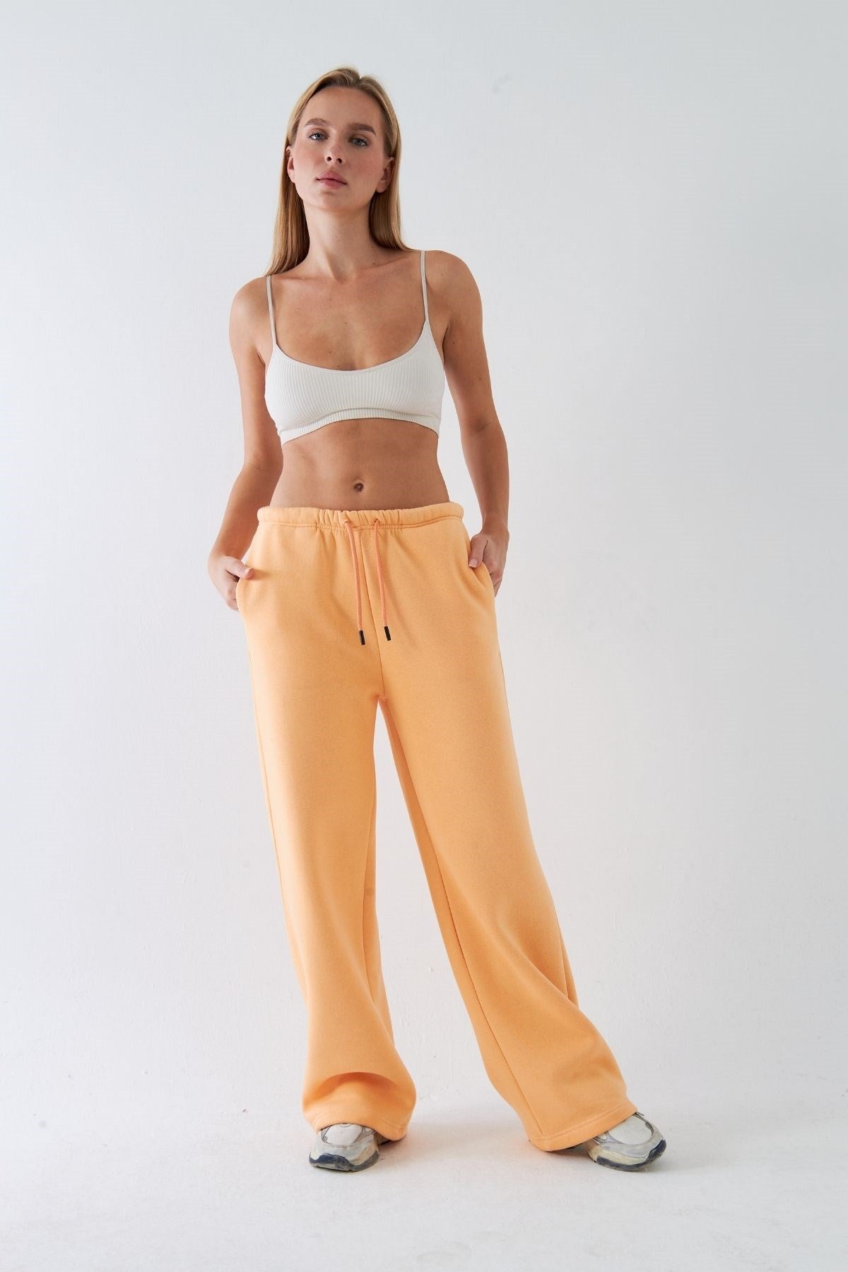 Oversize Unisex Eşofman Altı Turuncu – 3 İplik Şardonlu, Bol Paça, Cepli, Modern Rahat Kesim