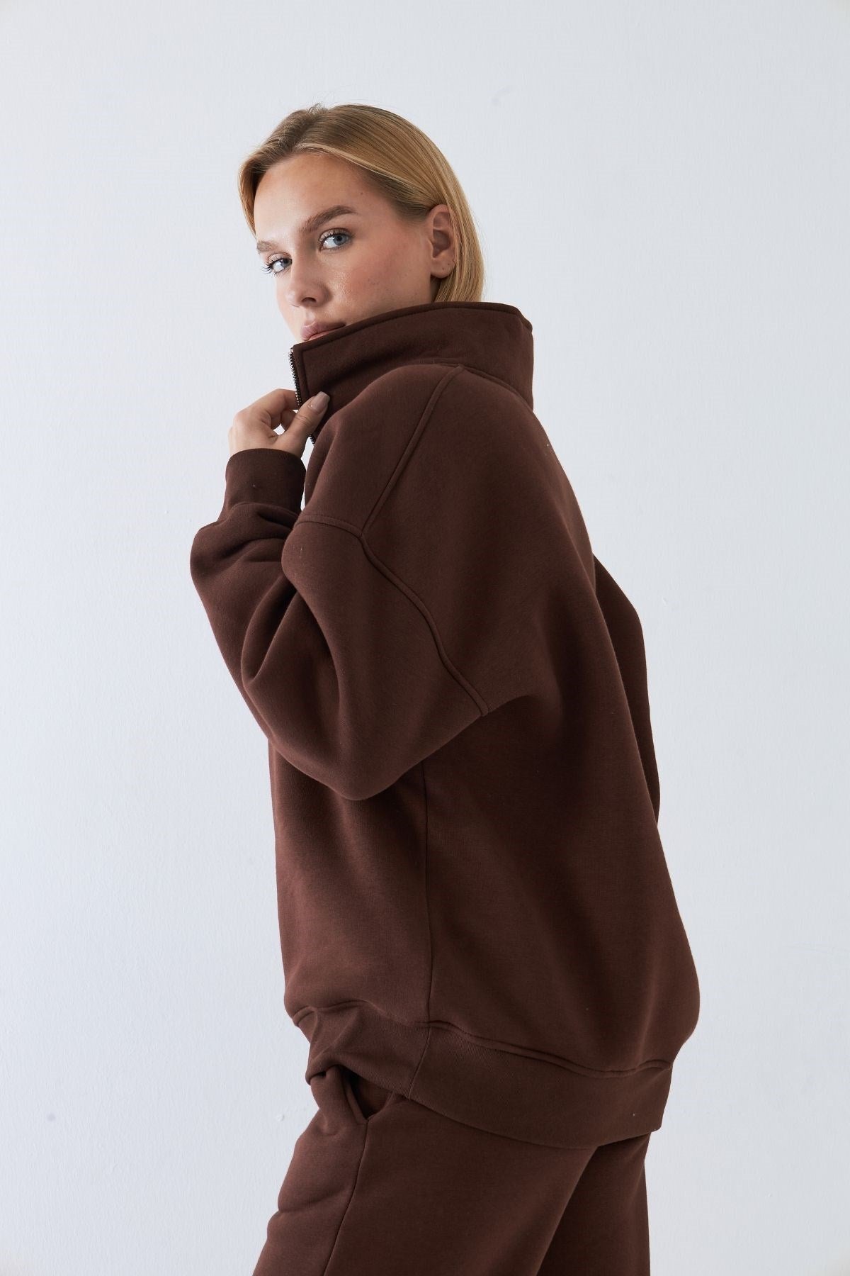 Unisex Oversize Sweatshirt Basic Kahverengi – Yarım Fermuar Dik Yaka, 3 İplik Şardonlu Polar