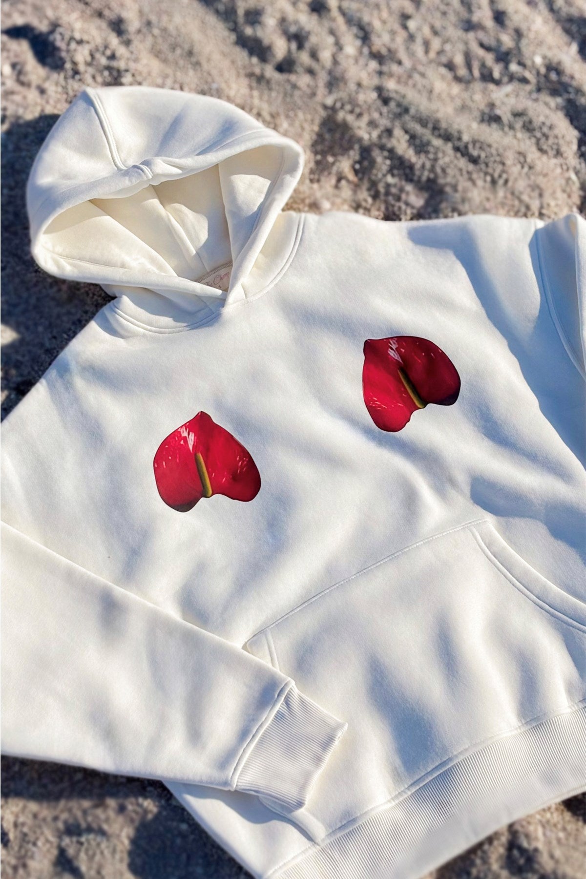 Oversize Kadın Sweatshirt Hoodie Flamingo Çiçeği Baskılı Beyaz – Kapüşonlu, Cepli, 3 İplik Polar