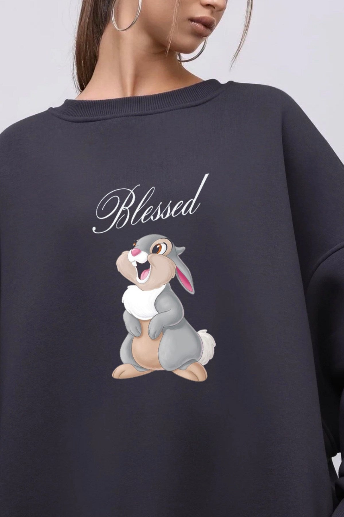 Kadın Oversize Sweatshirt Elbise Blessed Bunny Baskılı Füme – Bisiklet Yaka, 3 İplik Şardonlu Polar