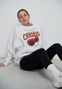 Kadın Bisiklet Yaka İçi Polar Cherries Baskılı Beyaz Oversize Sweatshirt