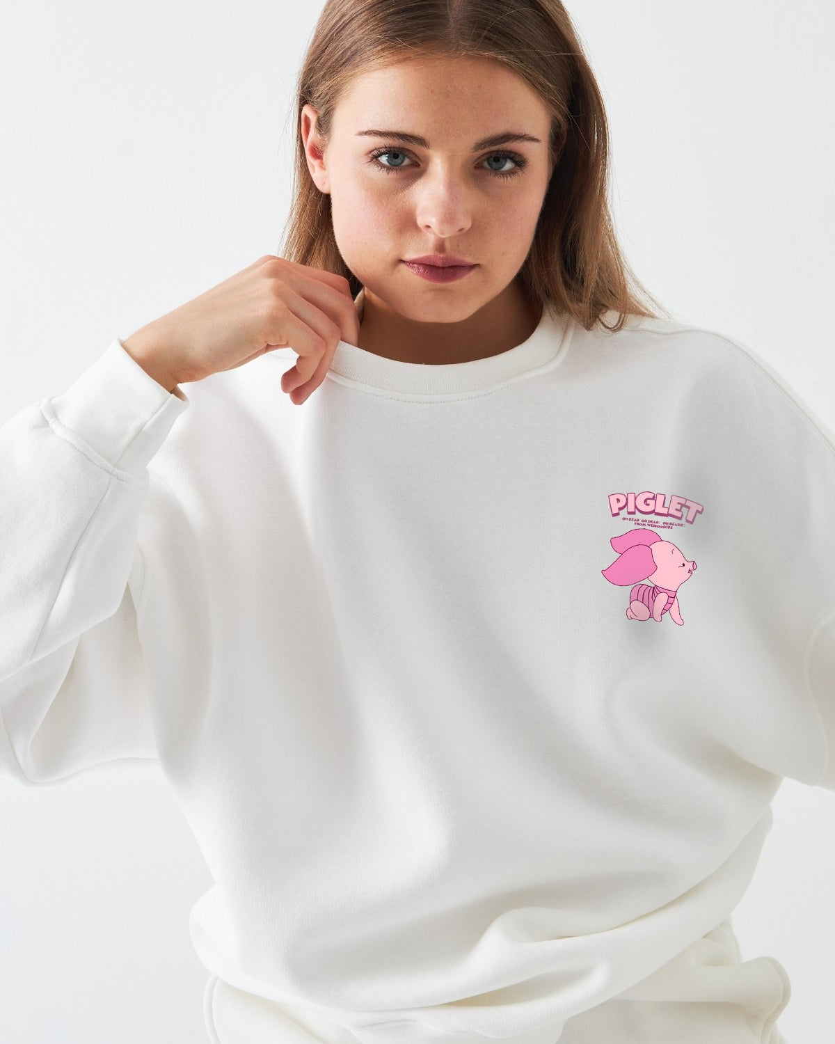 Kadın Oversize Sweatshirt Piglet Dreams Baskılı Beyaz – Bisiklet Yaka, 3 İplik Şardonlu Polar