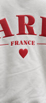 Kadın Oversize Sweatshirt Paris 3D Baskılı Beyaz – Bisiklet Yaka, Kol ve Sırt Baskılı, 3 İplik