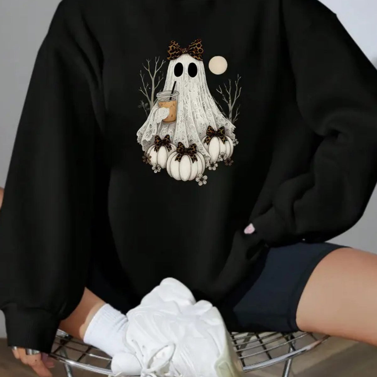Kadın Oversize Sweatshirt Hoodie Ghost Latte Baskılı Siyah – Kapüşonlu, Kanguru Cepli, 3 İplik Polar