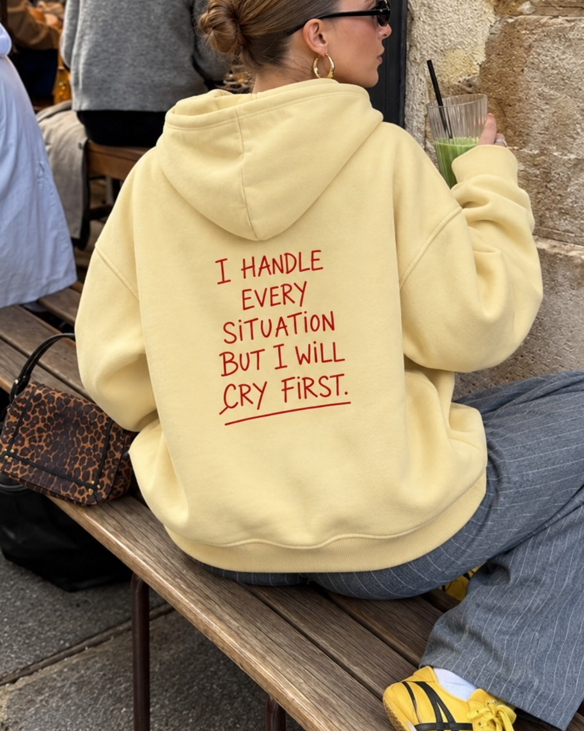 Kadın Oversize Hoodie Cry First Baskılı Sarı – Kapüşonlu, Kanguru Cepli, 3 İplik Şardonlu Polar