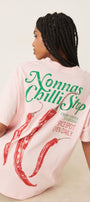 Pembe Oversize Kadın Tişört – Nonna’s Chilli Stop Baskılı Yazlık Rahat Model