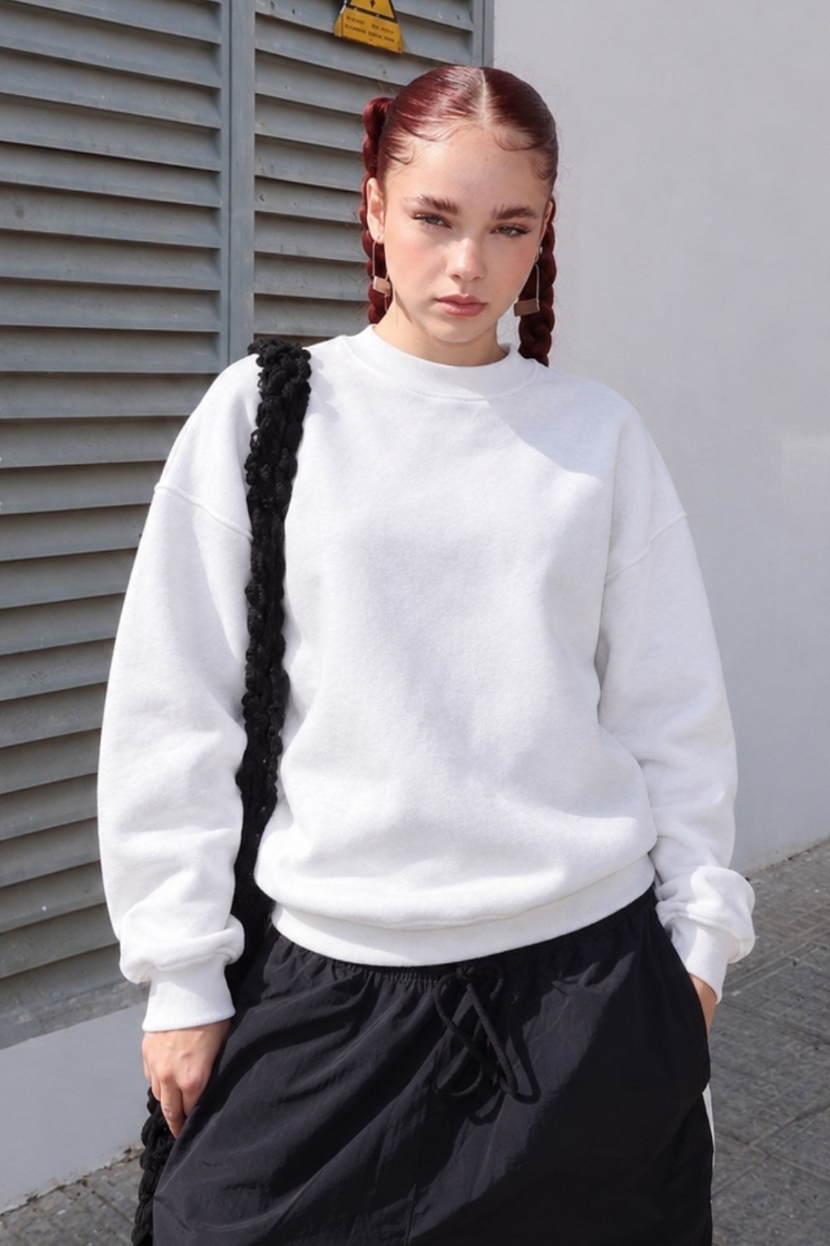 Kadın Oversize Sweatshirt Wellness Baskılı Beyaz – Bisiklet Yaka, 3 İplik Şardonlu Polar, Düşük Omuz