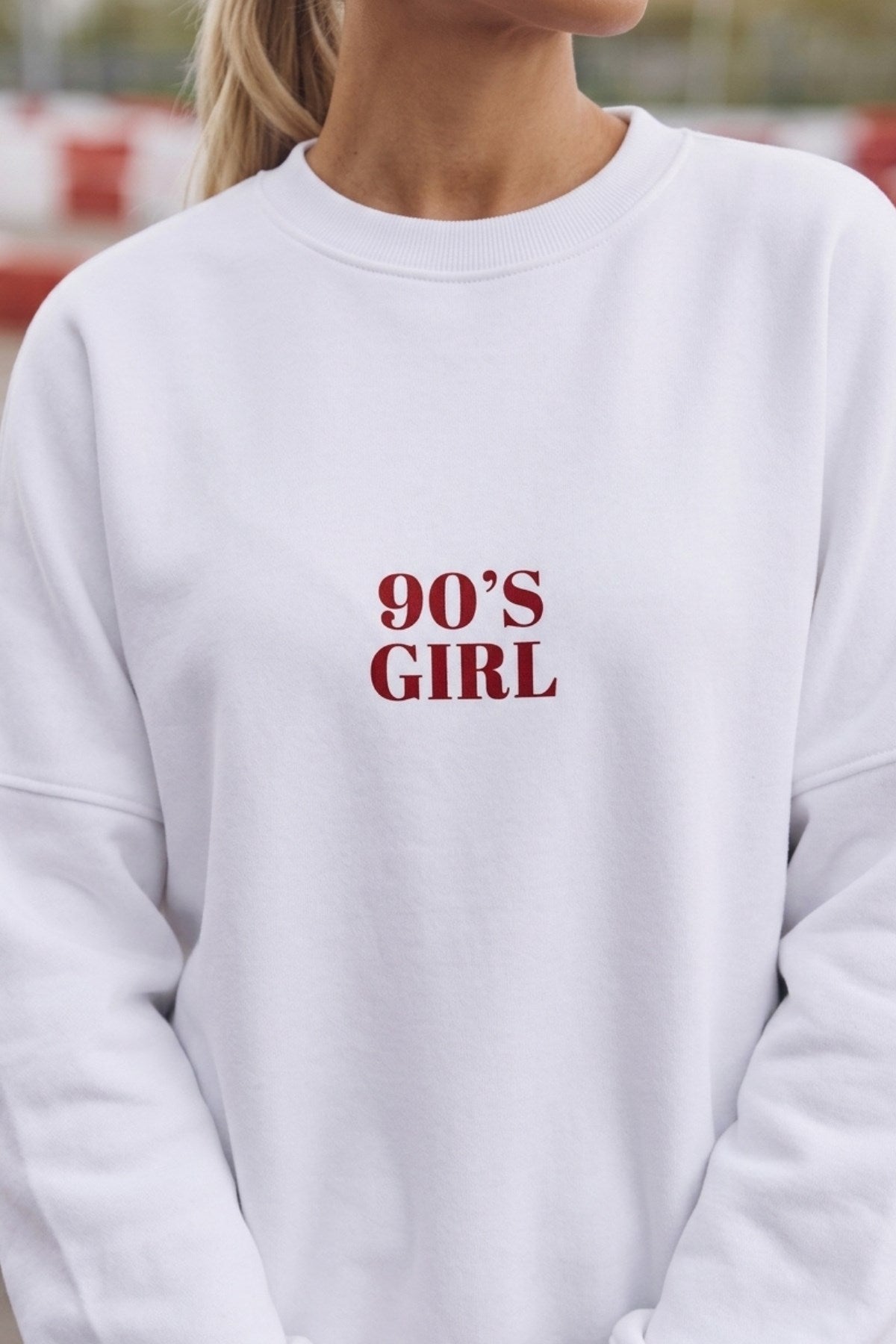Kadın Oversize Sweatshirt 90’s Girl Baskılı Beyaz – Bisiklet Yaka, 3 İplik Şardonlu Polar