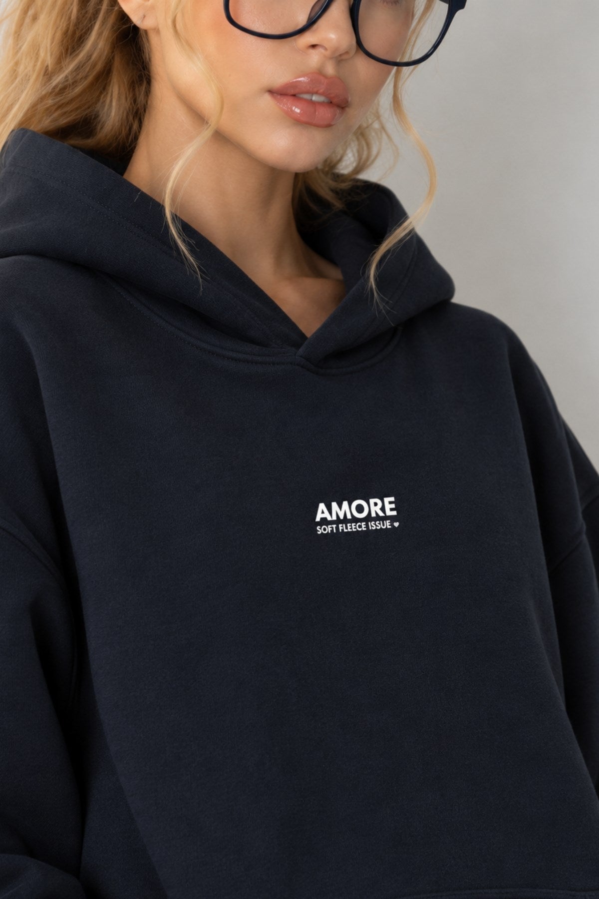 Kadın Oversize Hoodie Amore Baskılı Lacivert – Kapüşonlu, Kanguru Cepli, 3 İplik Şardonlu Polar