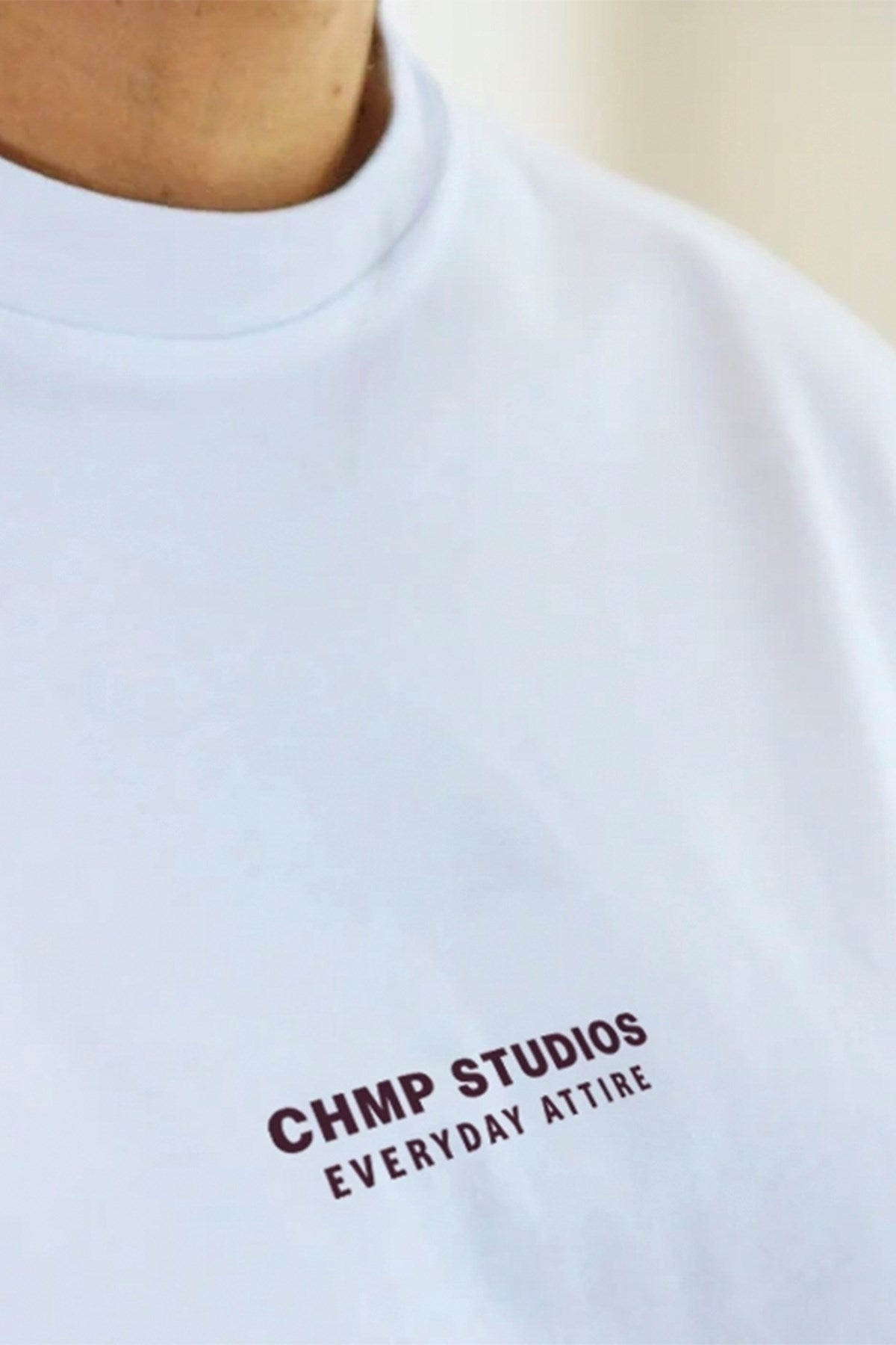 Erkek Oversize Tişört CHMP STUDIOS Baskılı Beyaz – Bisiklet Yaka, %100 Pamuk Compact Süprem 24/1