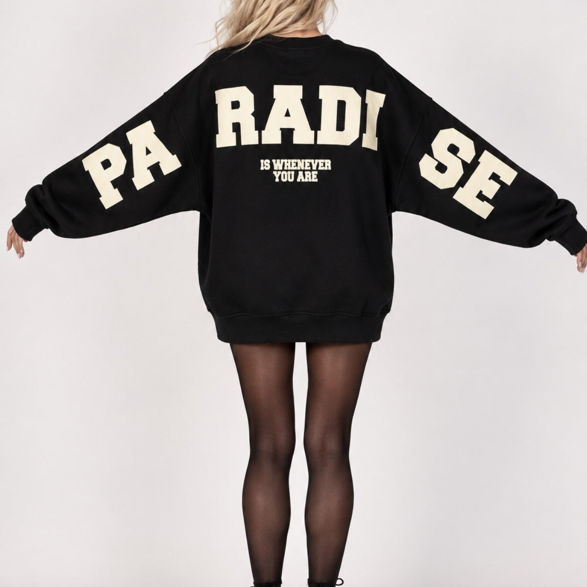 Kadın Oversize Sweatshirt Paradise Varsity Kabartma Baskılı Siyah – Bisiklet Yaka, 3 İplik Şardonlu Polar