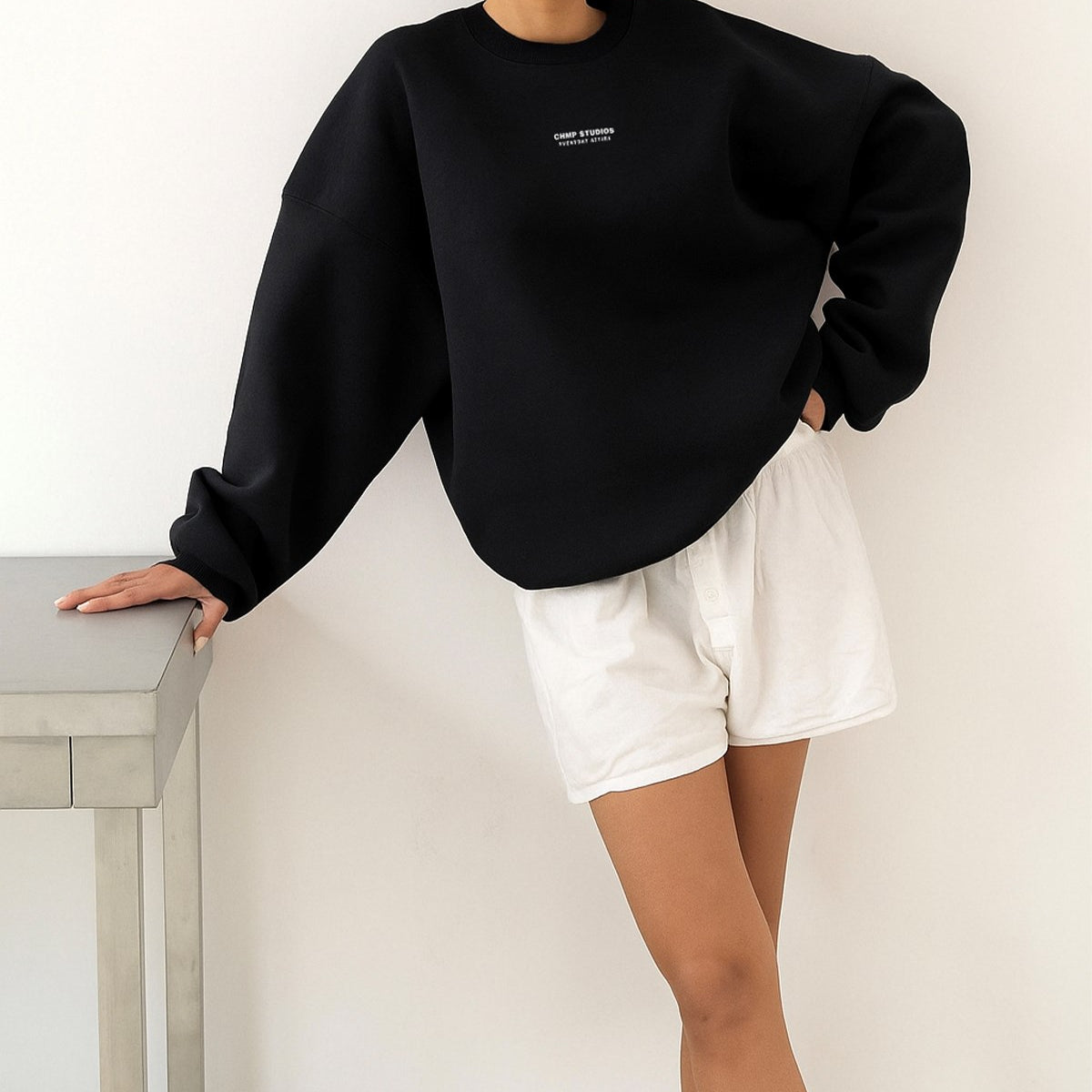 Kadın Oversize Sweatshirt CHMP STUDIOS Siyah – Bisiklet Yaka, 3 İplik Şardounlu Polar