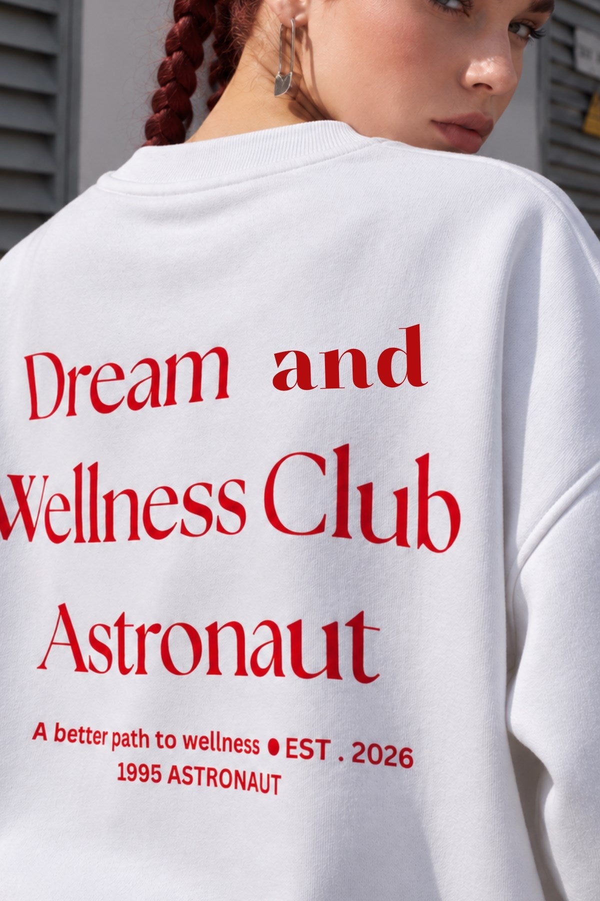 Kadın Oversize Sweatshirt Wellness Baskılı Beyaz – Bisiklet Yaka, 3 İplik Şardonlu Polar, Düşük Omuz