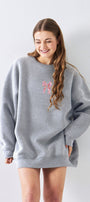 Kadın Oversize Sweat Elbise Pembe Kurdele Baskılı Gri Melanj – Bisiklet Yaka, 3 İplik Şardonlu Polar