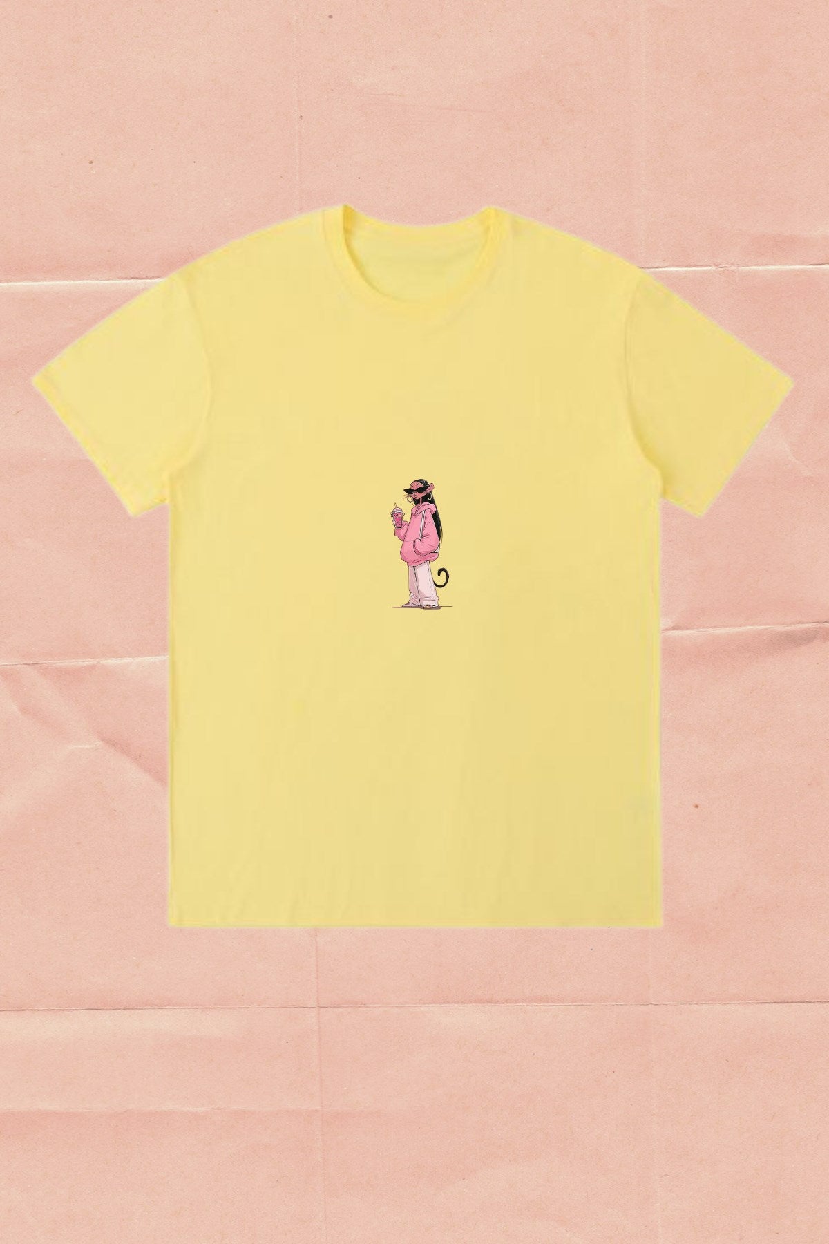 Kadın Oversize Tişört Pink Kitty Club Baskılı Sarı – Bisiklet Yaka, Rahat Kalıp, %100 Pamuk