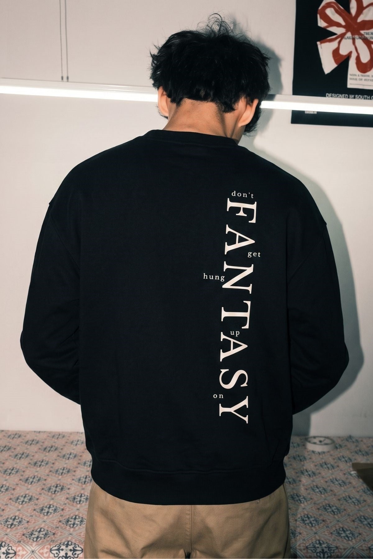 Erkek Oversize Sweatshirt Fantasy Back Baskılı Siyah – Bisiklet Yaka, 3 İplik Şardonlu Polar