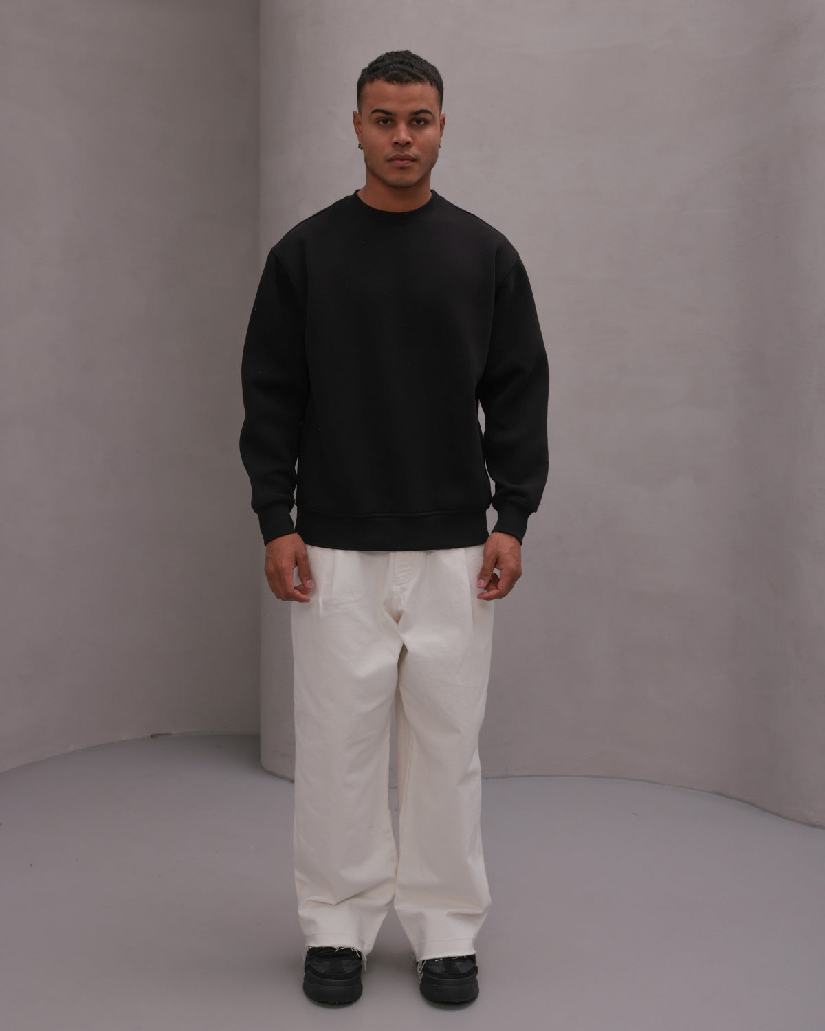 Erkek Oversize Sweatshirt Basic Siyah – Bisiklet Yaka, 3 İplik Şardonlu Polar