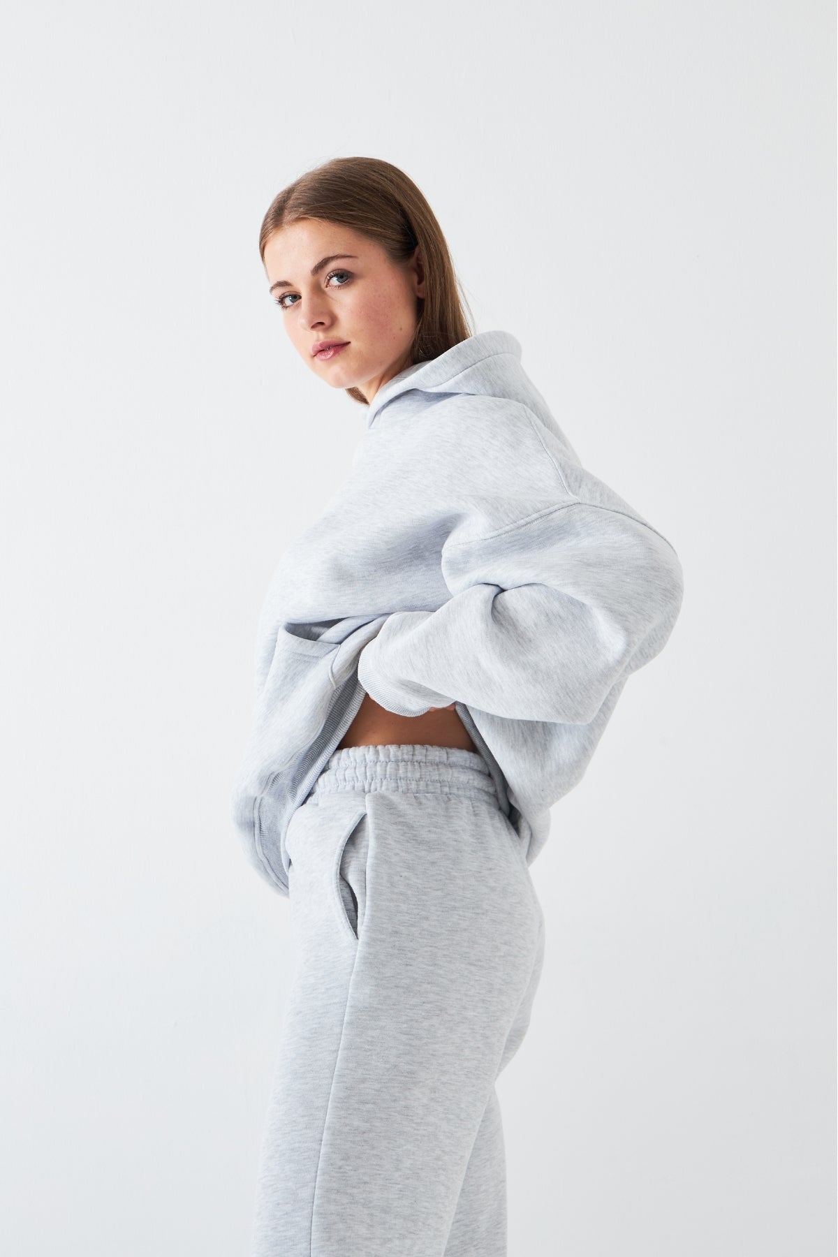 Oversize Unisex Eşofman Takımı Gri – Basic, 3 İplik Şardonlu Polar; Kapüşonlu Üst, Lastikli Alt