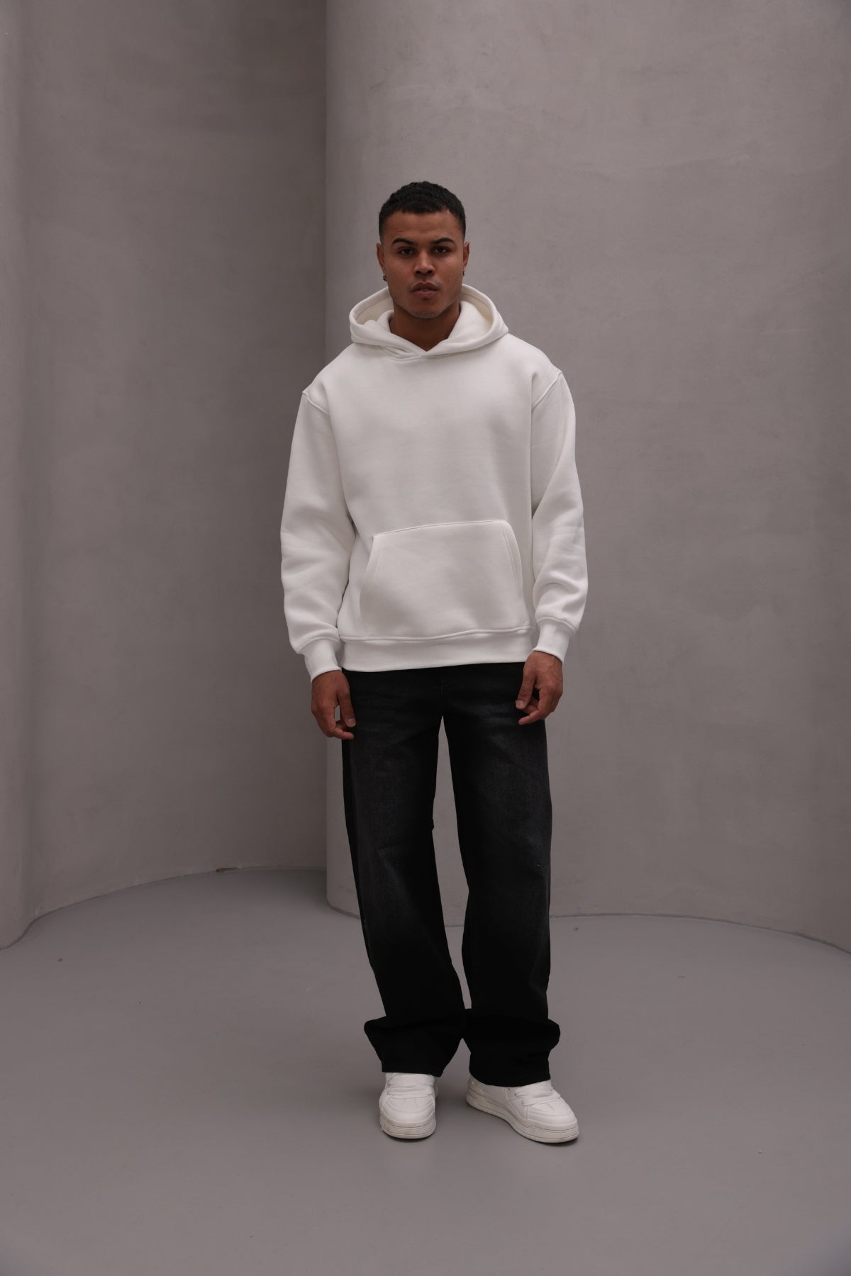 Erkek Oversize Sweatshirt Hoodie Basic Beyaz – Kapüşonlu, 3 İplik Polar, Kanguru Cepli