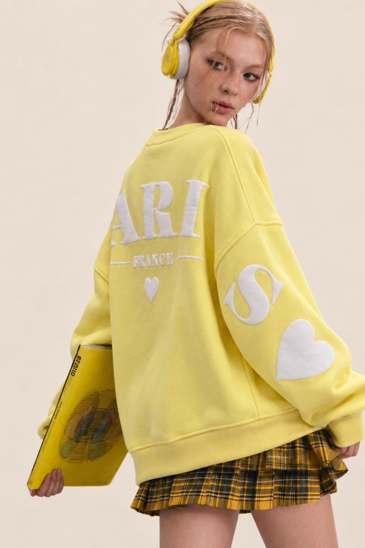 Kadın Oversize Sweatshirt Paris 3D Baskılı Sarı – Bisiklet Yaka, Kol ve Sırt Baskılı, 3 İplik