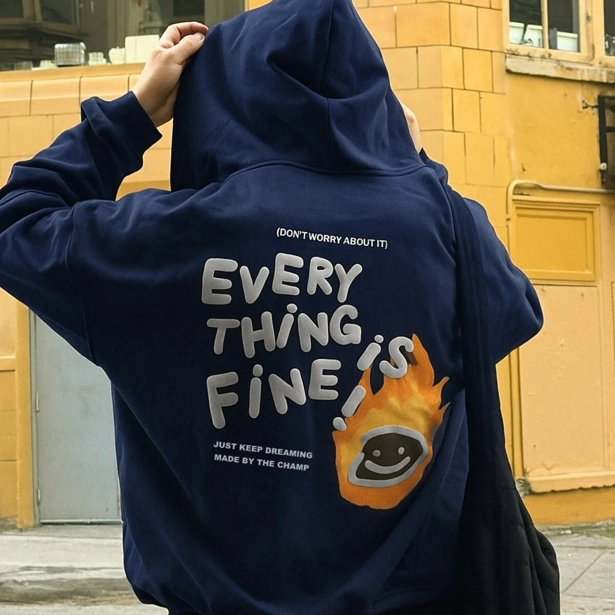 Every Thing Is Fine Baskılı Unisex Lacivert Kapüşonlu Sweatshirt – 3 İplik Şardonlu Kumaş
