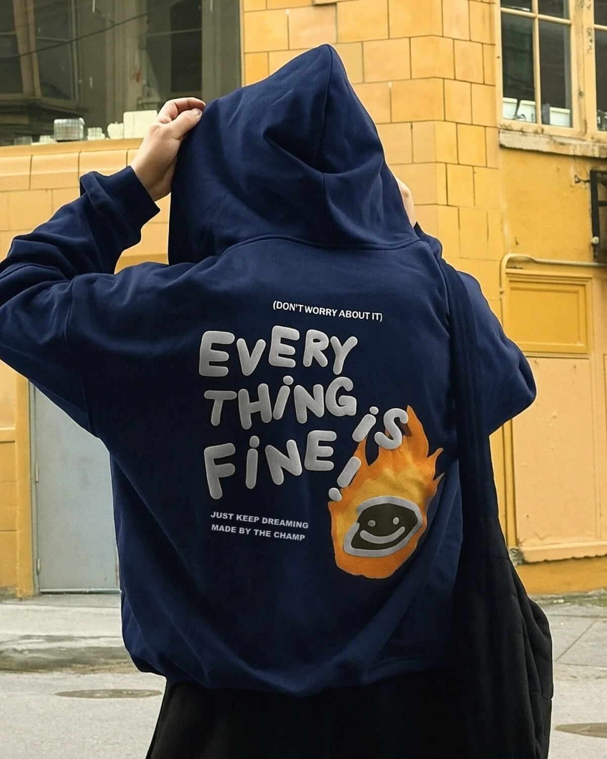  Every Thing Is Fine Baskılı Unisex Lacivert Kapüşonlu Sweatshirt – 3 İplik Şardonlu Kumaş