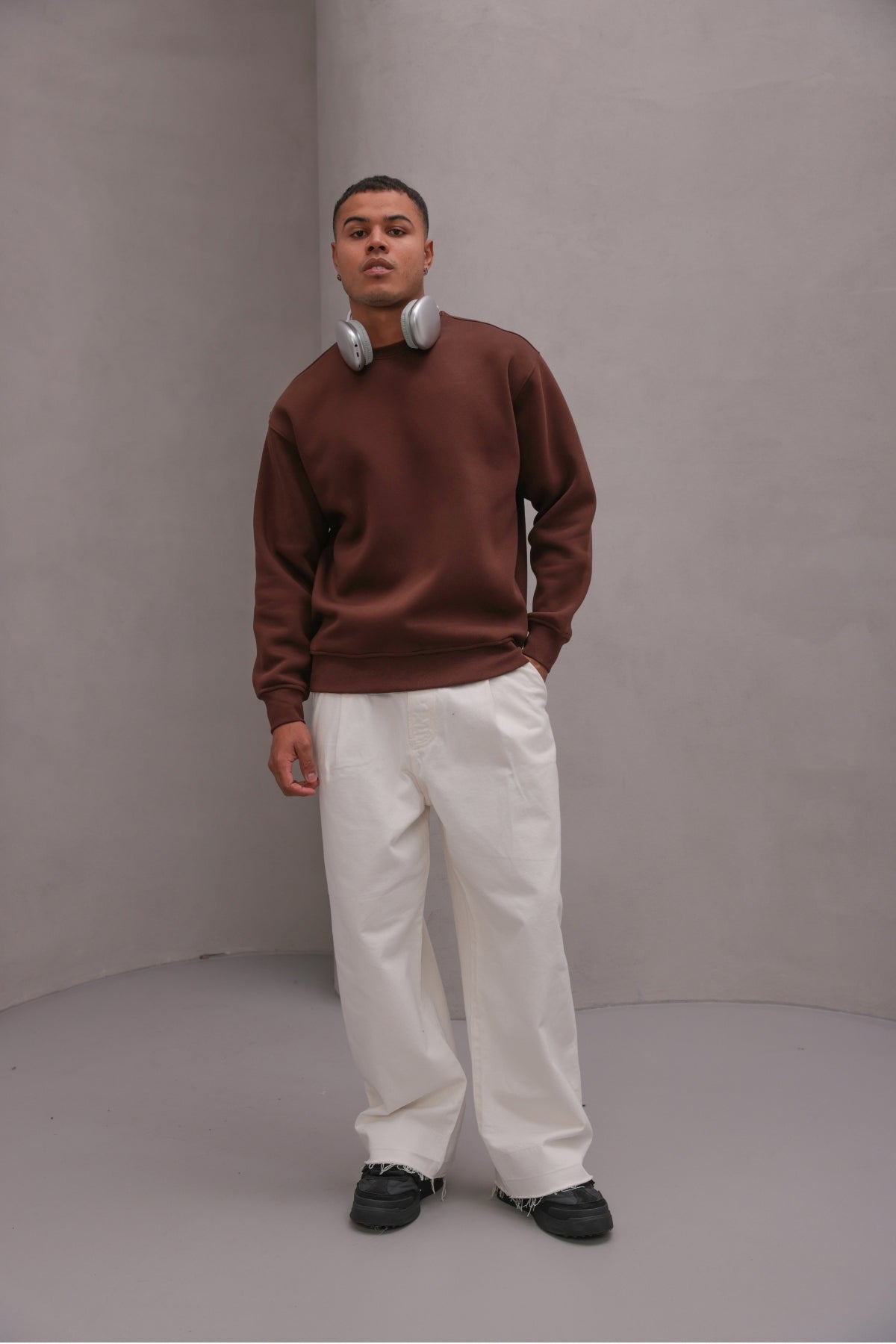 Erkek Oversize Sweatshirt Basic Kahverengi – Bisiklet Yaka, 3 İplik Şardonlu Polar