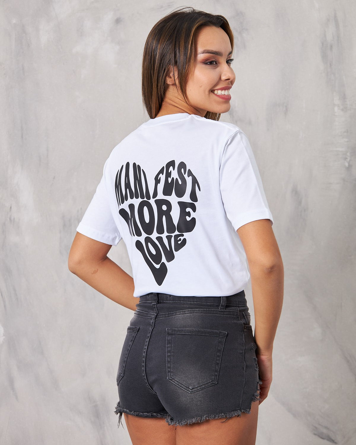 Manifest More Love Yazılı Kalp Tasarım Baskılı Beyaz Kadın T-Shirt