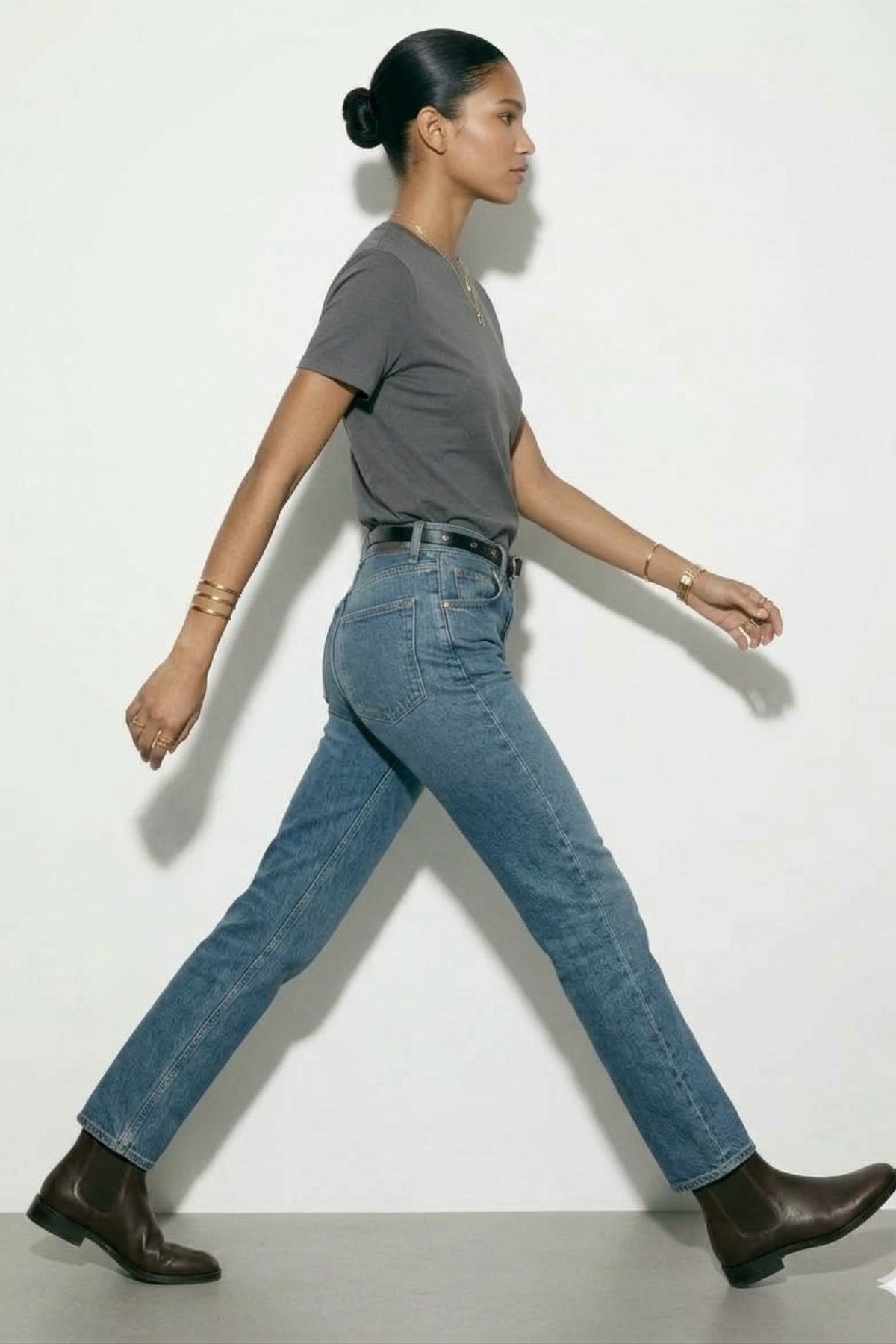 Kadın Oversize Basic Tişört Füme – Bisiklet Yaka, Rahat Kalıp, Yazılık, %100 Pamuk