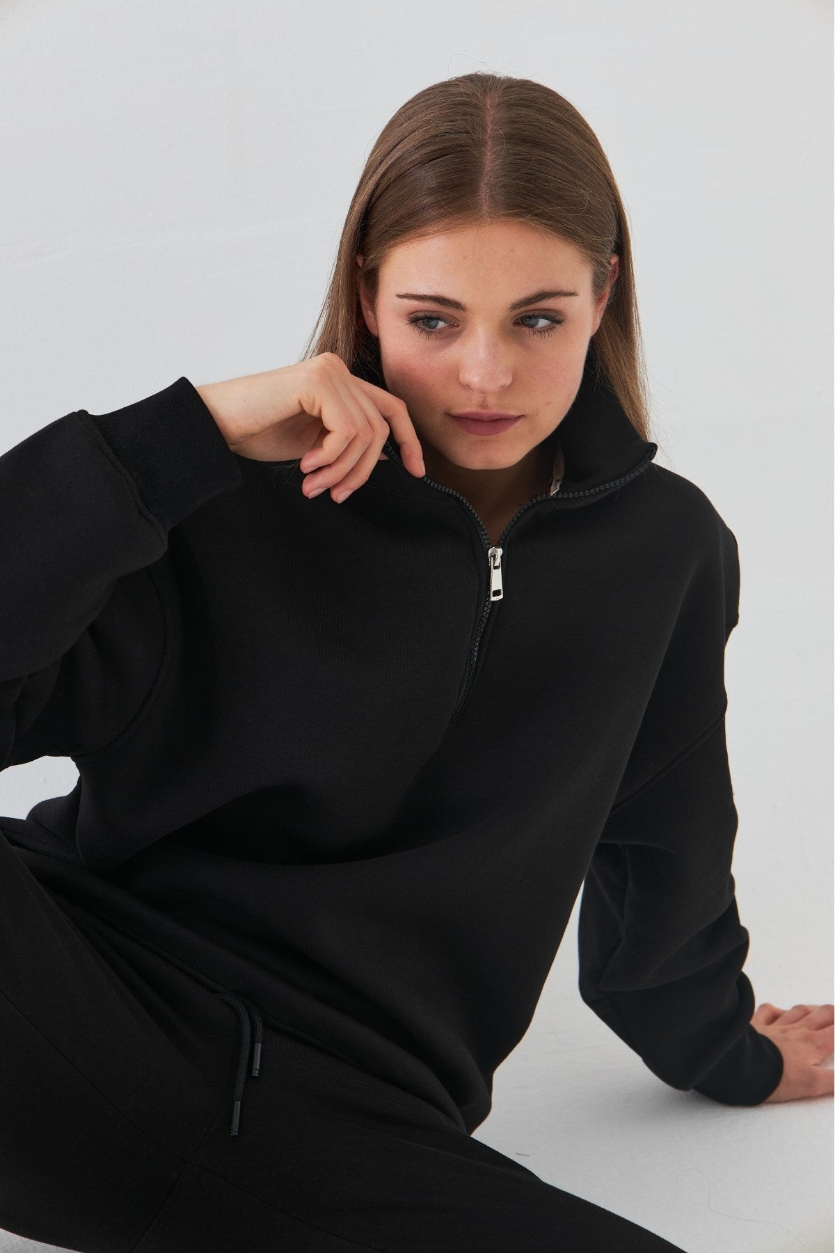Unisex Oversize Sweatshirt Basic Siyah – Yarım Fermuar Dik Yaka, 3 İplik Şardonlu Polar