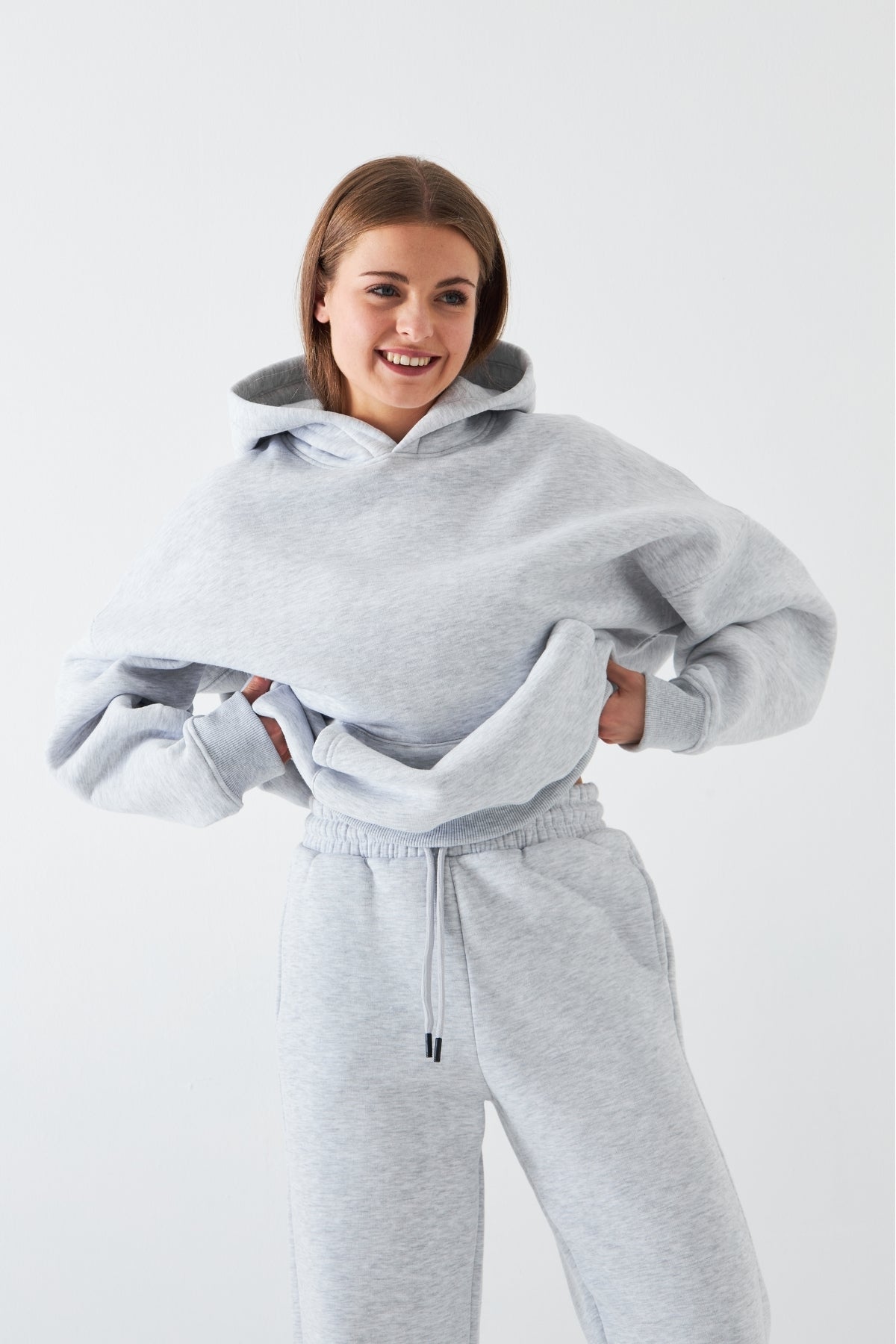 Oversize Unisex Eşofman Takımı Gri – Basic, 3 İplik Şardonlu Polar; Kapüşonlu Üst, Lastikli Alt