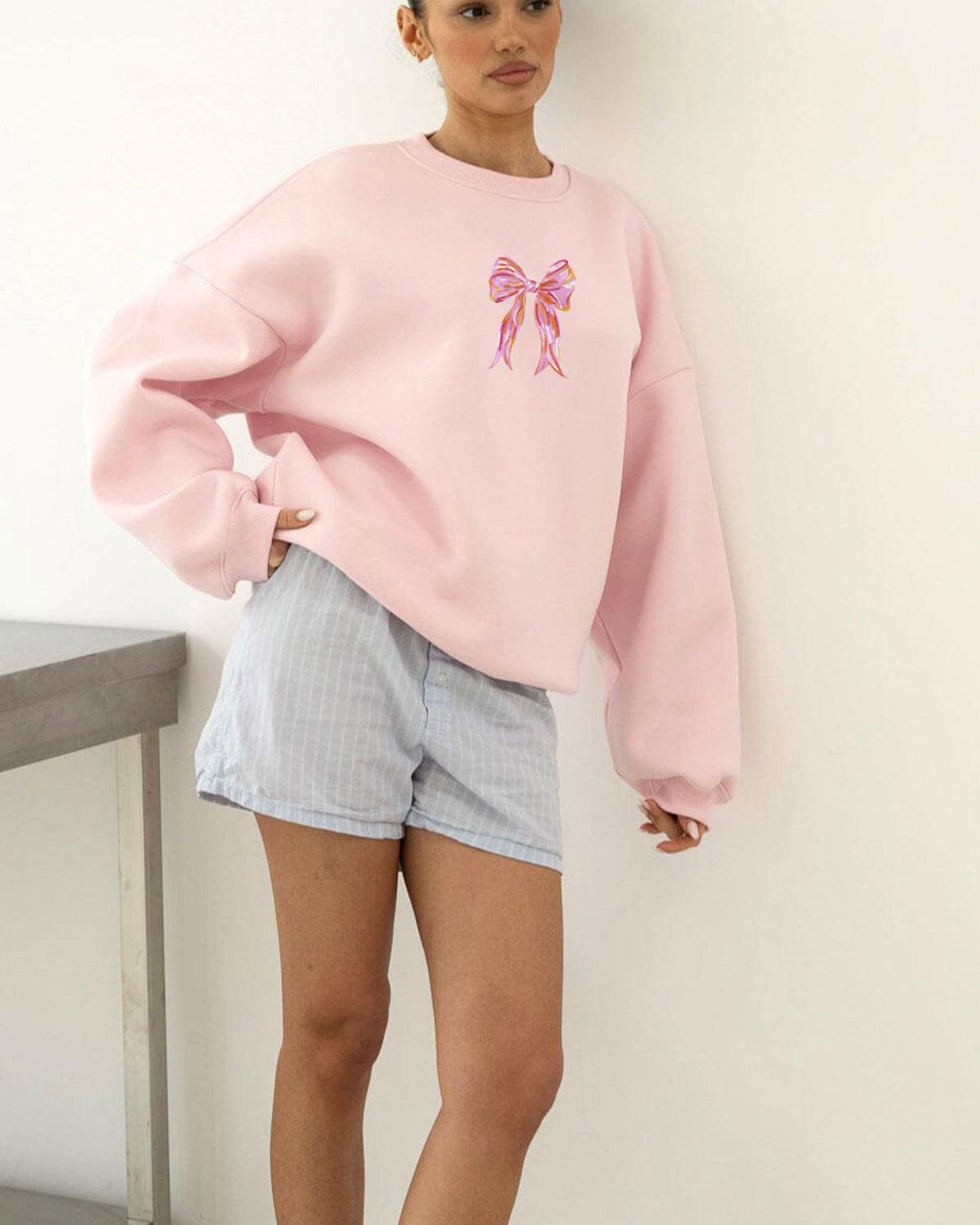 Kadın Oversize Sweatshirt Pembe  Kurdele Baskılı Pembe – Bisiklet Yaka, 3 İplik Şardonlu Polar