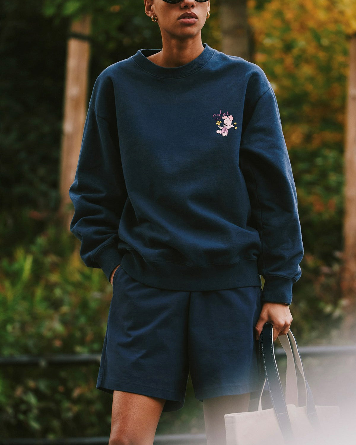 Kadın Oversize Sweatshirt Piglet Bloom Baskılı Lacivert – Bisiklet Yaka, 3 İplik Şardonlu Polar