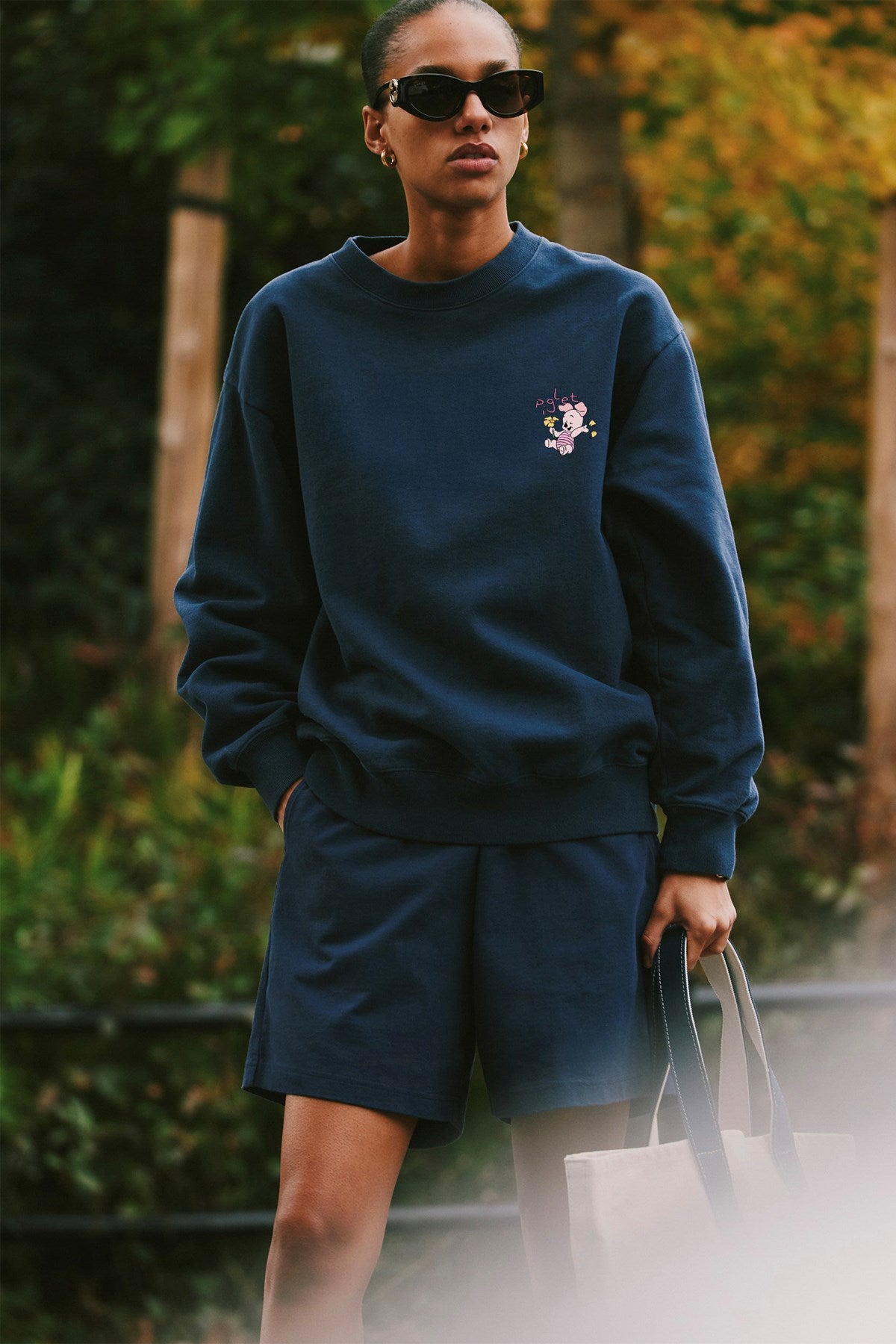 Kadın Oversize Sweatshirt Piglet Bloom Baskılı Lacivert – Bisiklet Yaka, 3 İplik Şardonlu Polar