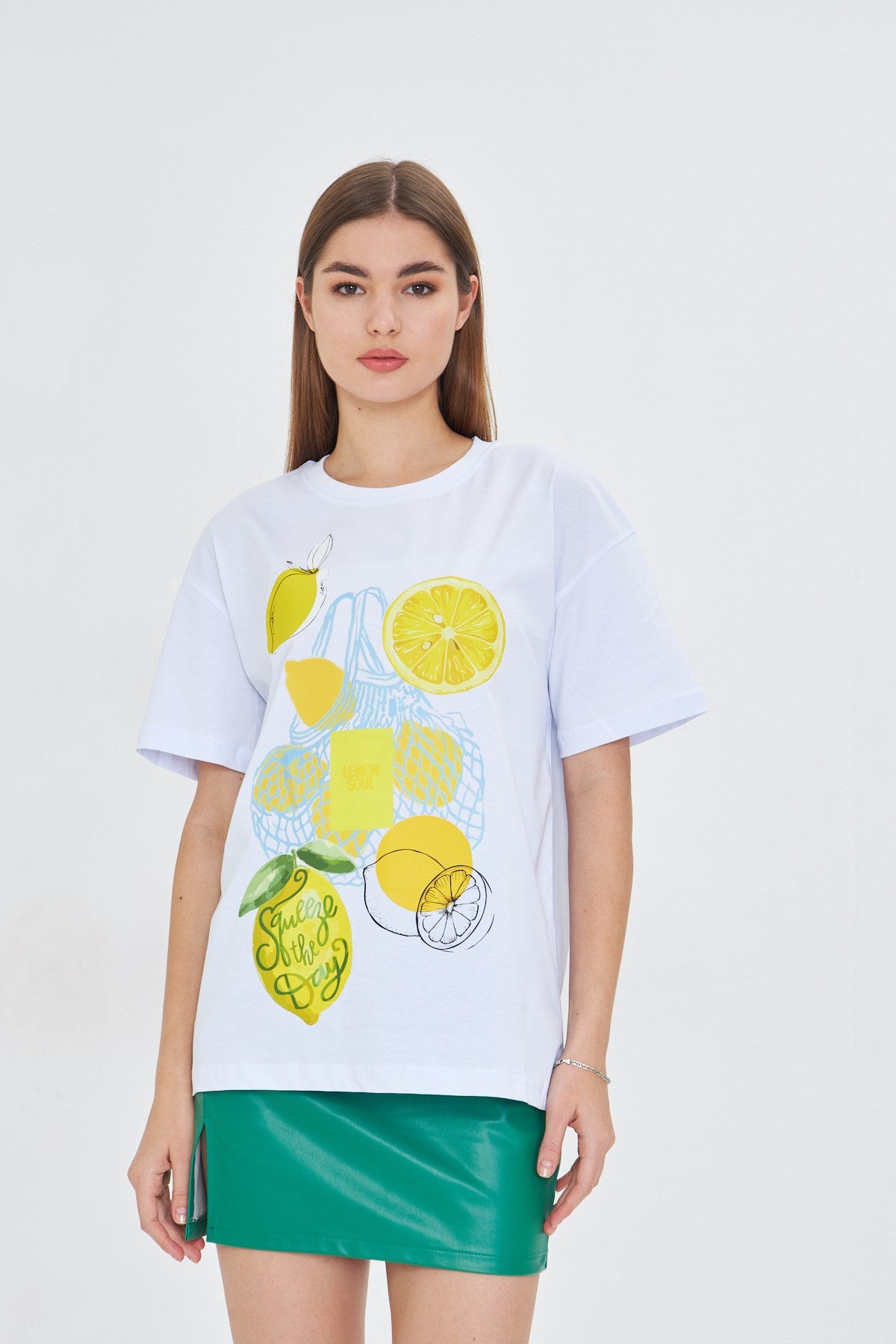 Kadın Limon Baskılı Lila Oversize Yazlık Tişört Squeeze The Day Beyaz