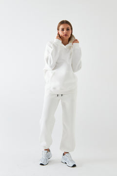 Oversize Unisex Eşofman Takımı Beyaz – Basic, 3 İplik Şardonlu Polar; Kapüşonlu Üst, Lastikli Alt