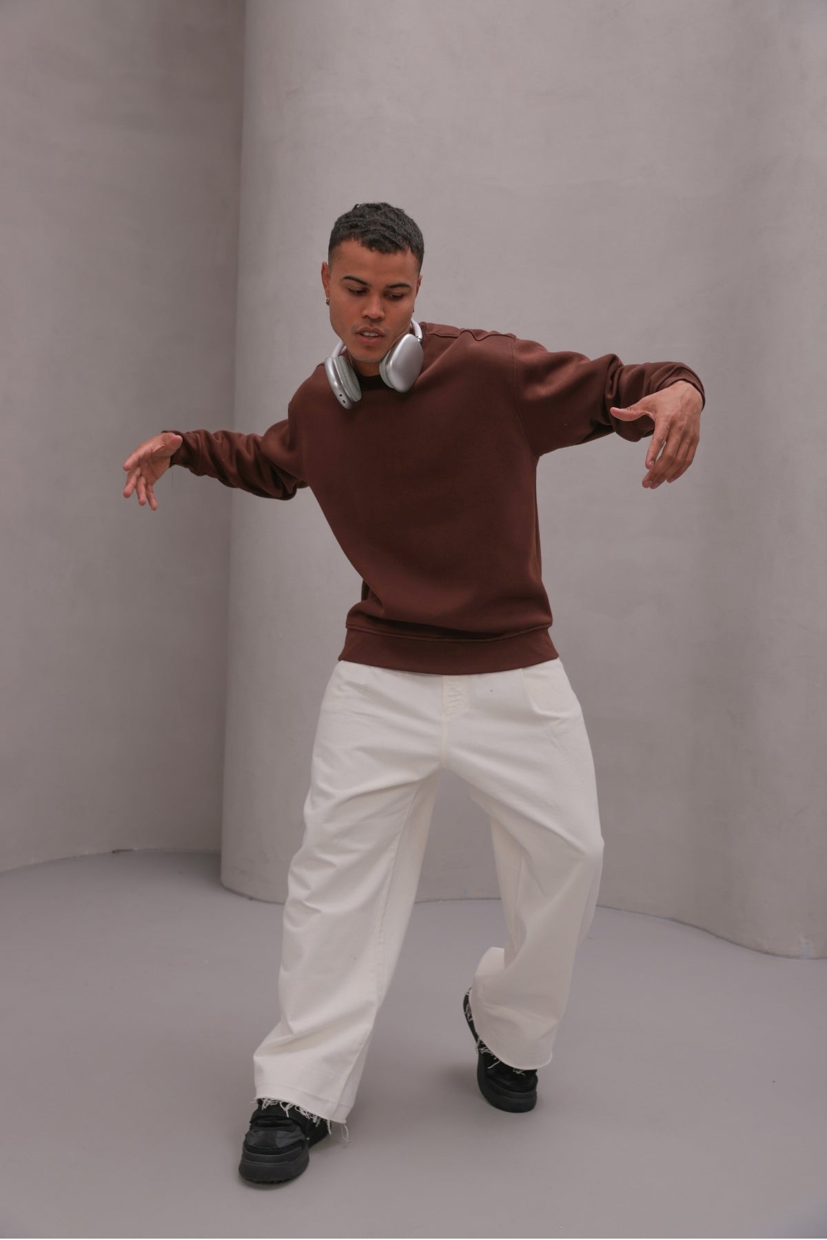 Erkek Oversize Sweatshirt Basic Kahverengi – Bisiklet Yaka, 3 İplik Şardonlu Polar