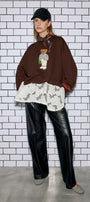 Kadın Oversize Sweatshirt City Club Bear Baskılı Kahverengi – Bisiklet Yaka, 3 İplik Şardonlu Polar