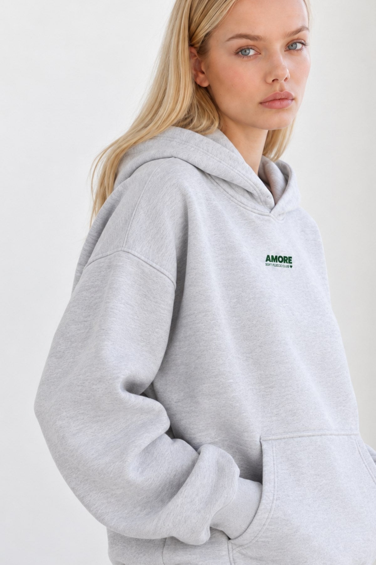 Kadın Oversize Hoodie Amore Baskılı Gri Melanj – Kapüşonlu, Kanguru Cepli, 3 İplik Şardonlu Polar