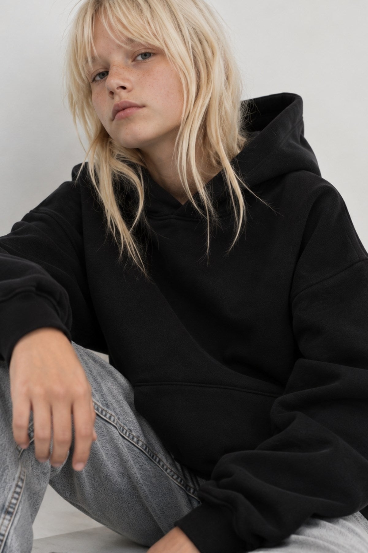 Kız Çocuk Oversize Basic Hoodie Sweatshirt Siyah – Kapüşonlu, Kanguru Cepli, 3 İplik Polar