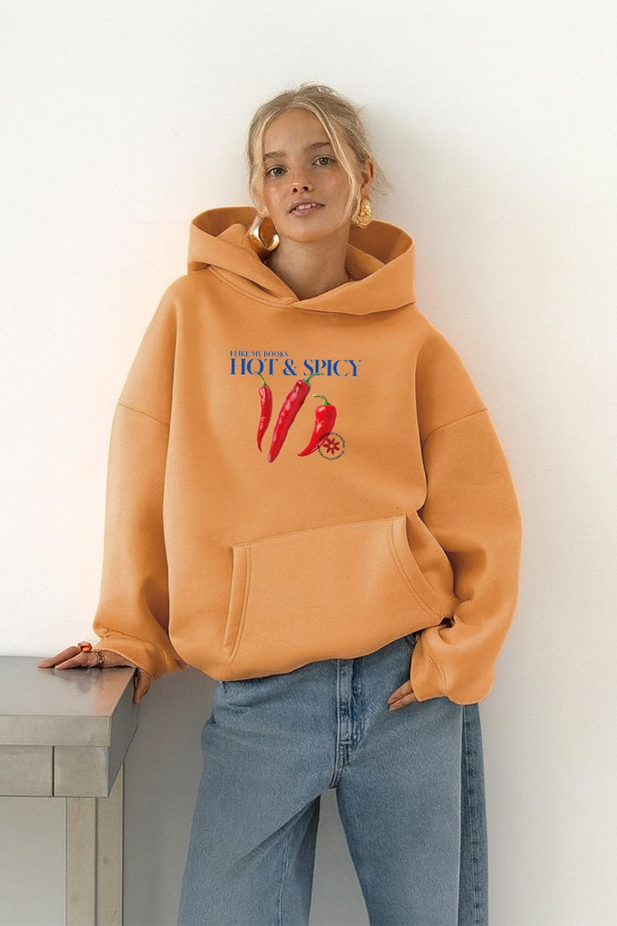 Kadın Oversize Sweatshirt Hoodie Hot & Spicy Baskılı Turuncu – Kapüşonlu, 3 İplik Şardonlu Polar