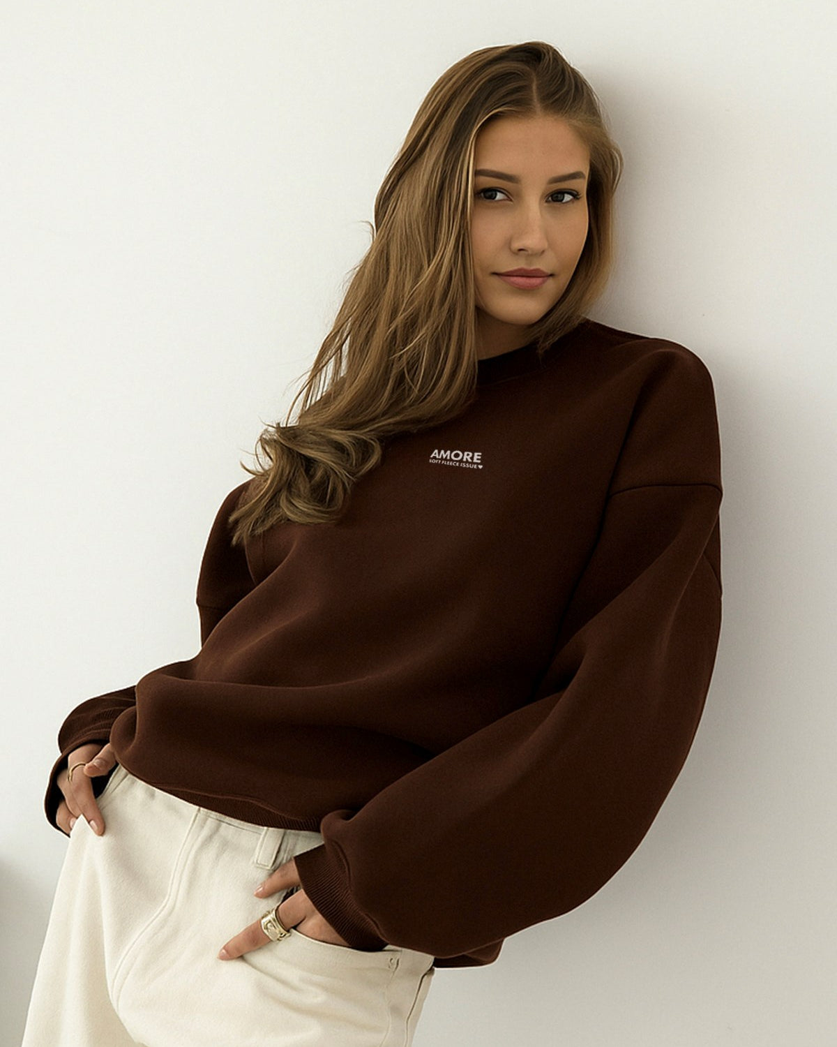 Kadın Oversize Sweatshirt AMORE Kahverengi – Bisiklet Yaka, 3 İplik Şardounlu Polar