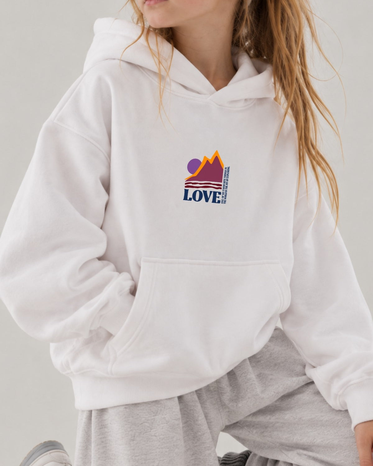 Kız Çocuk Oversize Hoodie Love Mount Baskılı Beyaz – Kapüşonlu, Cepli, 3 İplik Polar