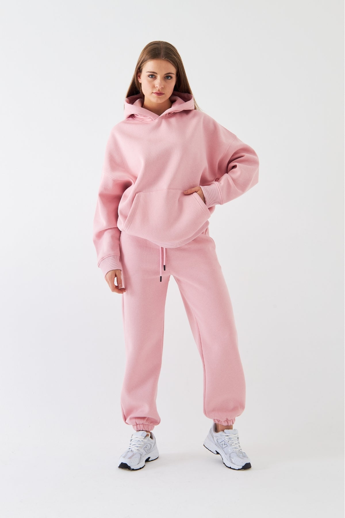 Oversize Unisex Eşofman Takımı Pembe – Basic, 3 İplik Şardonlu Polar; Kapüşonlu Üst, Lastikli Alt